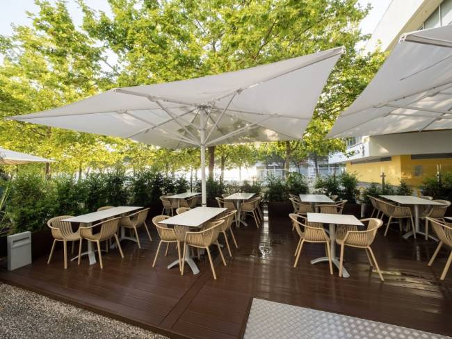 Зонт профессиональный телескопический 4х4 м Capri Starwhite белый, слоновая кость 4000х4000 мм Зонт профессиональный телескопический 4х4 м Capri Starwhite белый, слоновая кость 4000х4000 мм